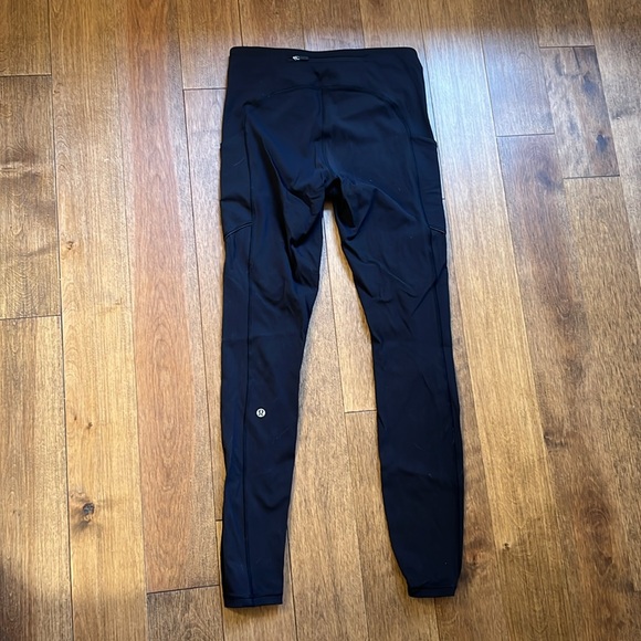 Lululemon Black leggings size 6 7/8 length with pockets - Picture 3 of 5